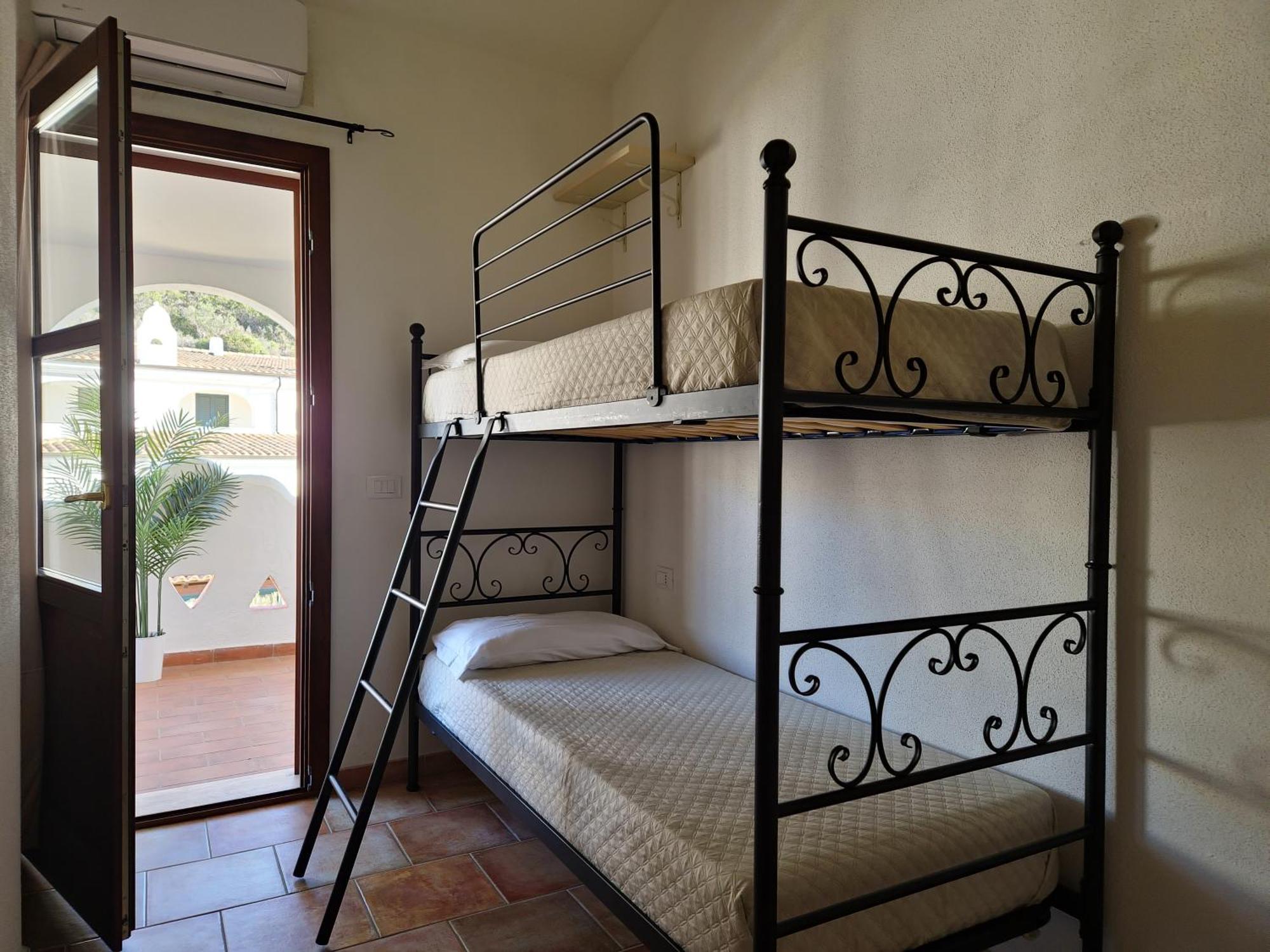 Dommos - Melodie Apartments Cala Liberotto Extérieur photo