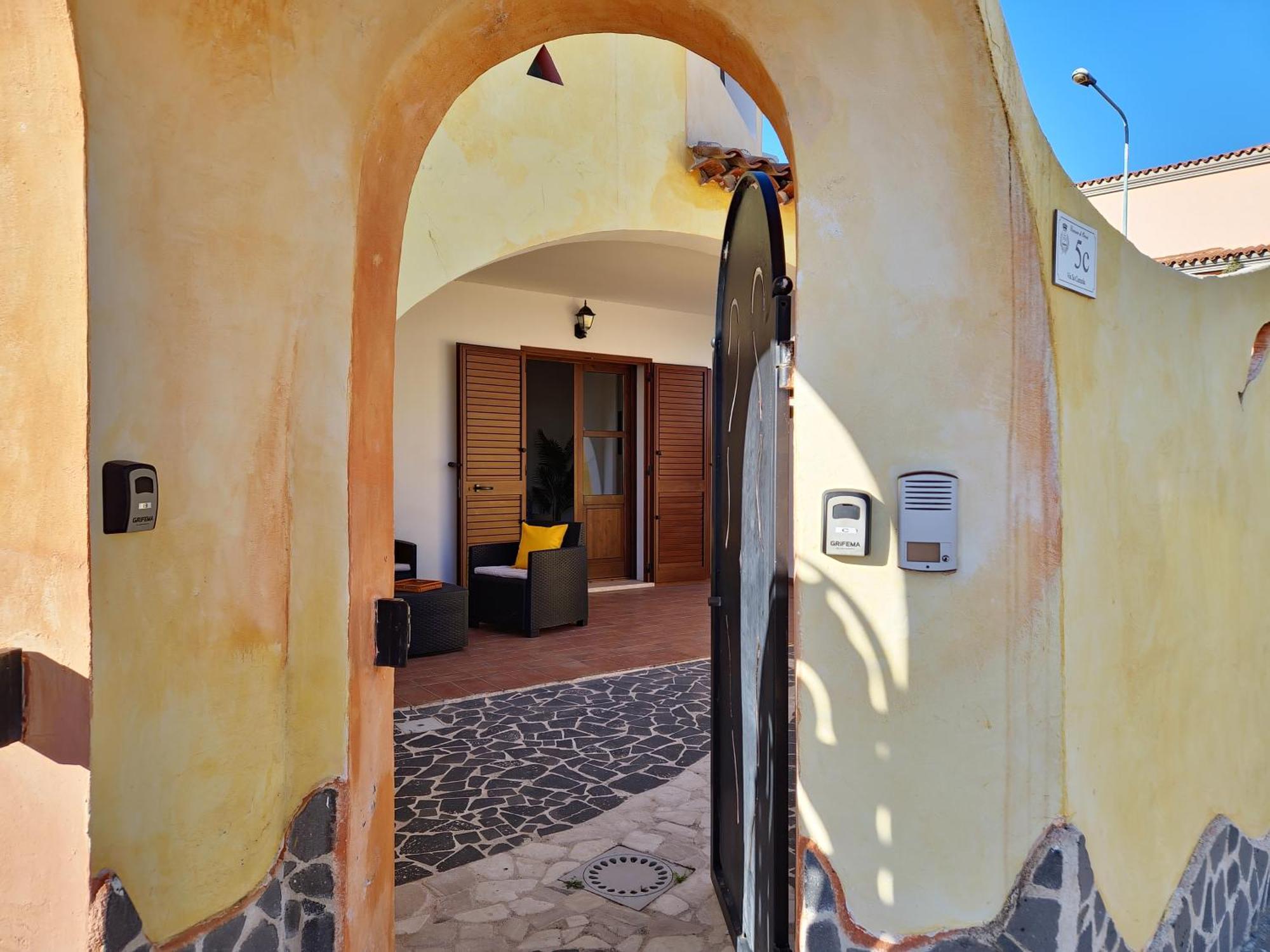Dommos - Melodie Apartments Cala Liberotto Extérieur photo